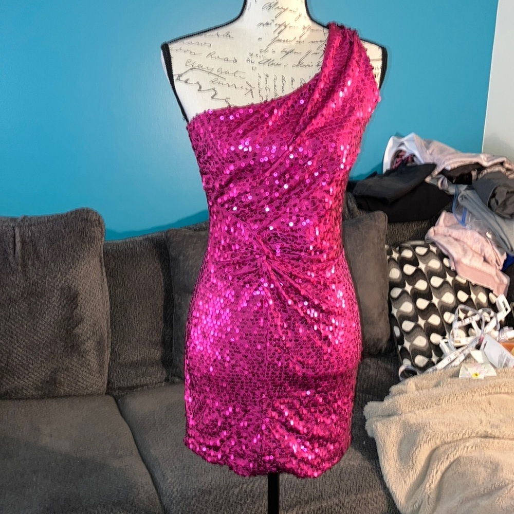 As U Wish One Shoulder Sequin Dress, Small